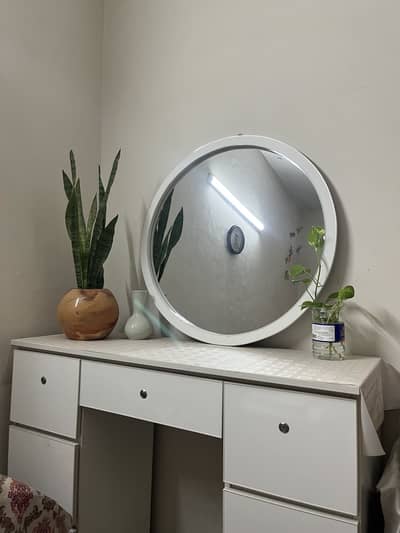 Dressing table
