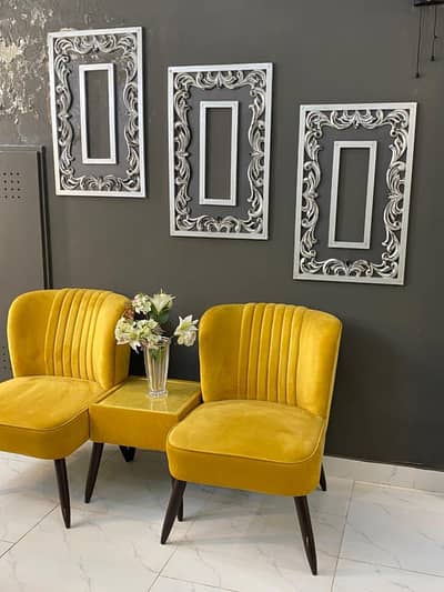 Running ladies salon. for sale