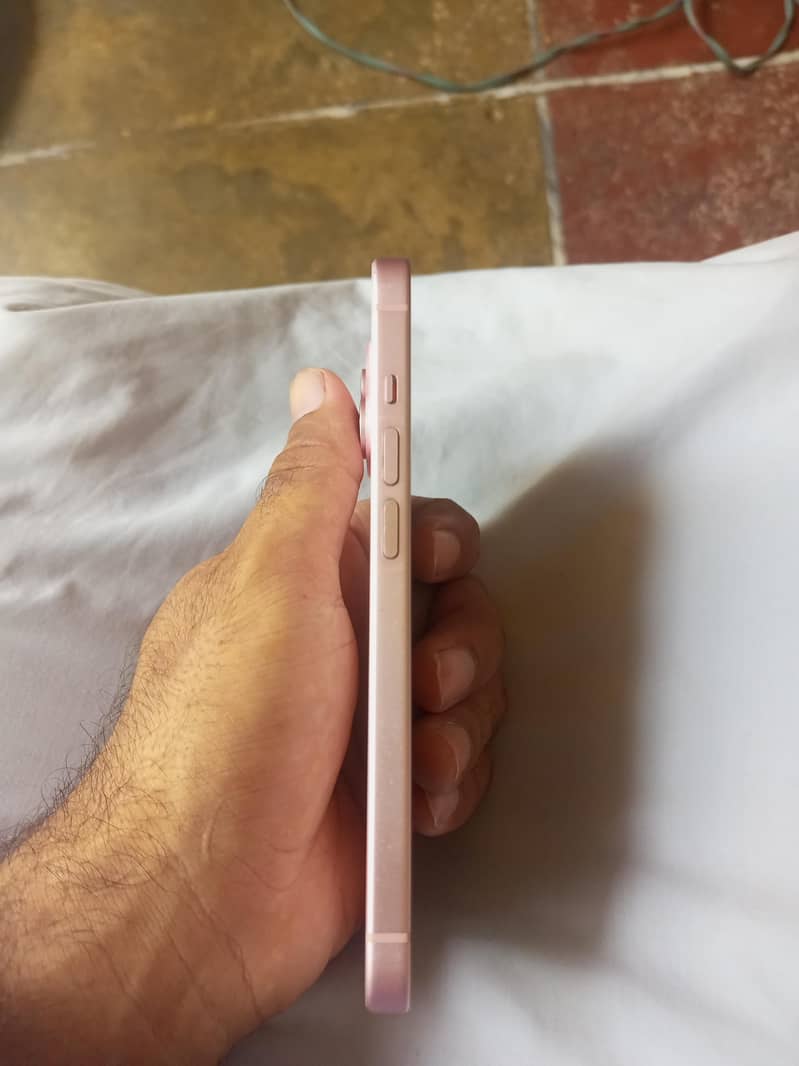 Apple iPhone 15 jv 1