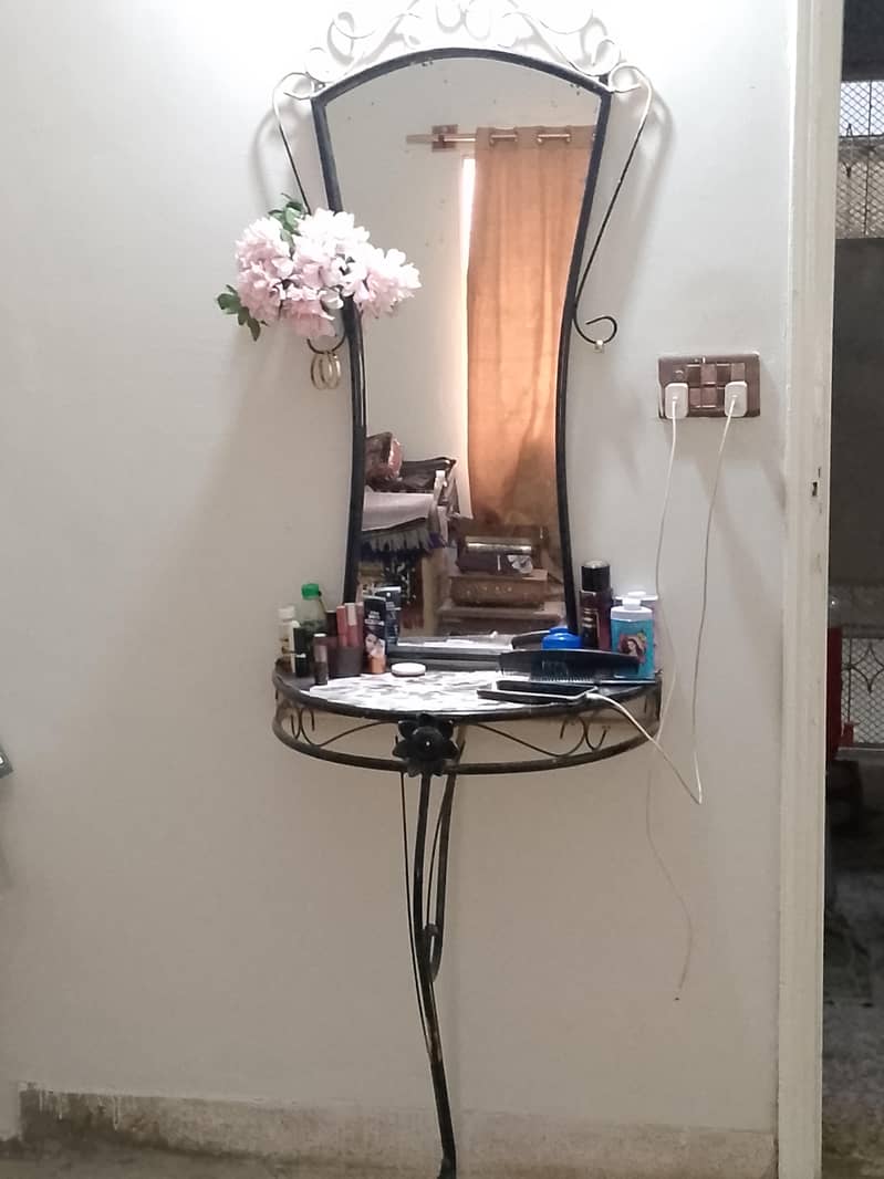 dressing table 0
