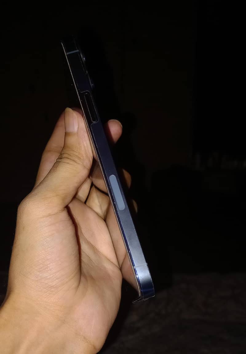 iPhone 13 Pro Max with box 1