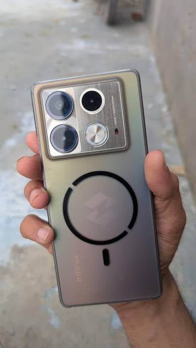 Infinix note 40 8/256gb with Box And charger