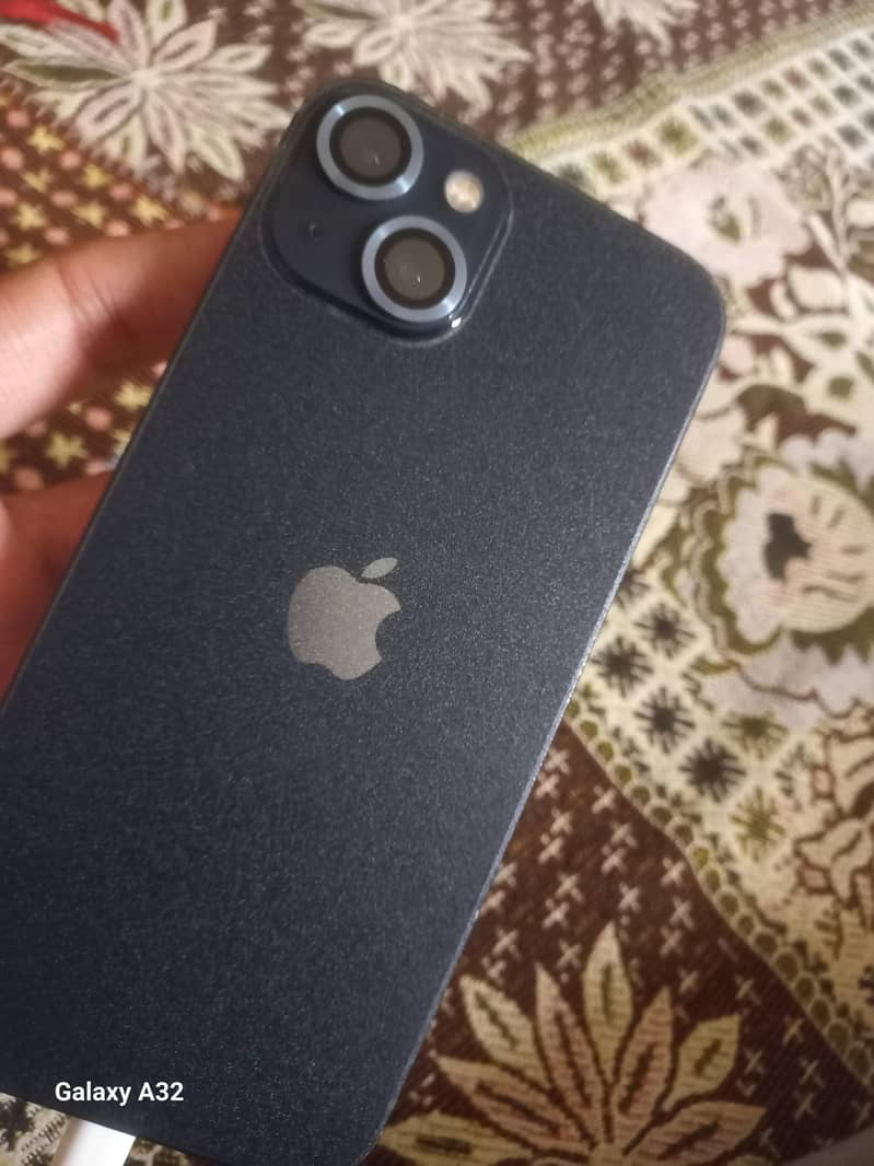 Apple iPhone 13 0
