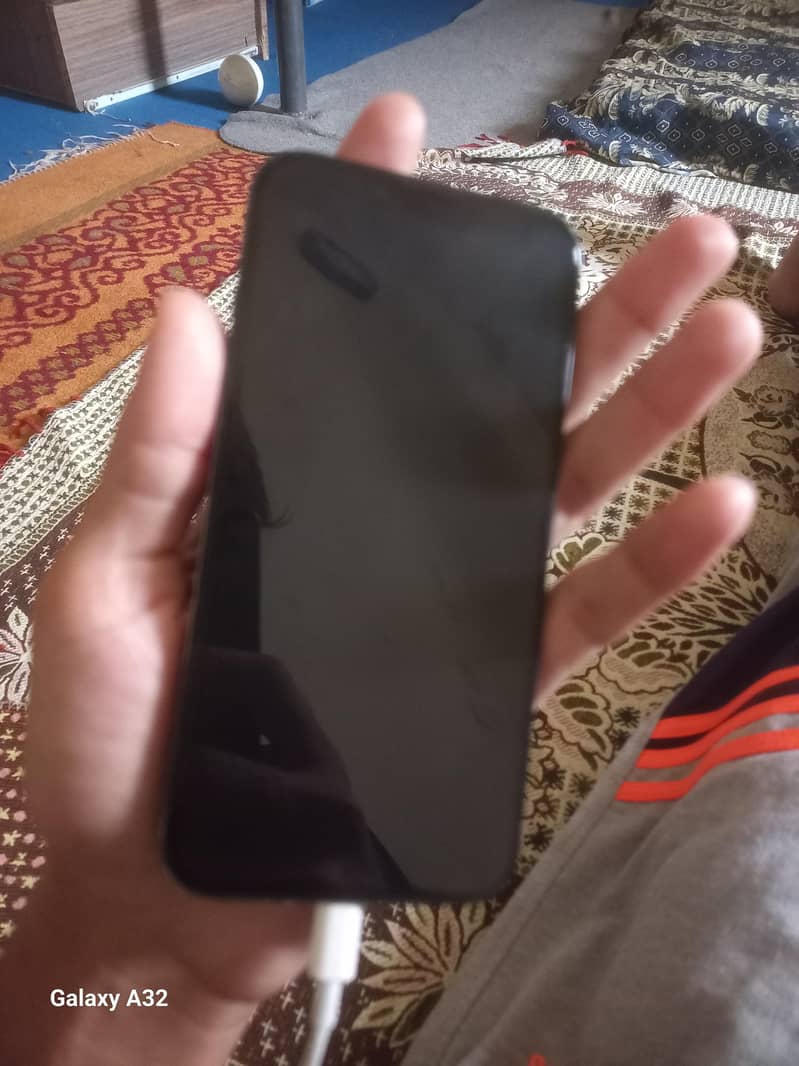 Apple iPhone 13 1