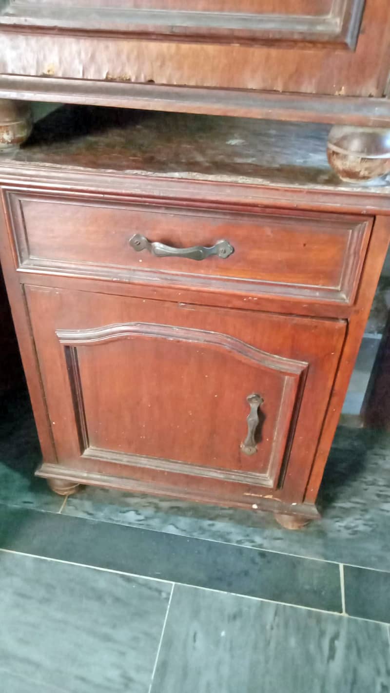FURNITURE BED, DRESSING TABLE, SIDE TABLE 6
