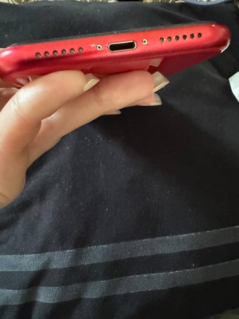Apple iPhone 11 4