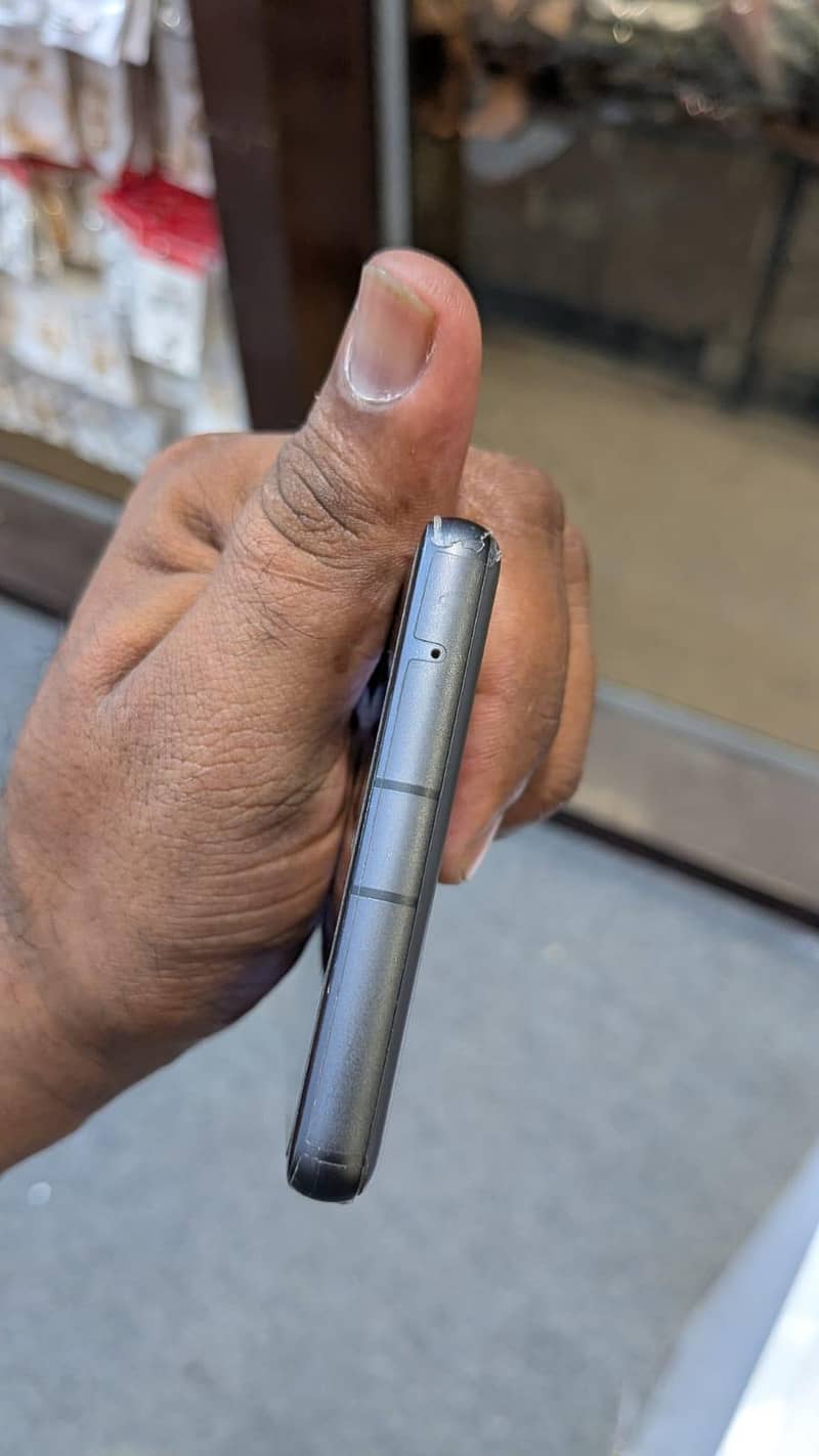 Google Pixel 7a 4