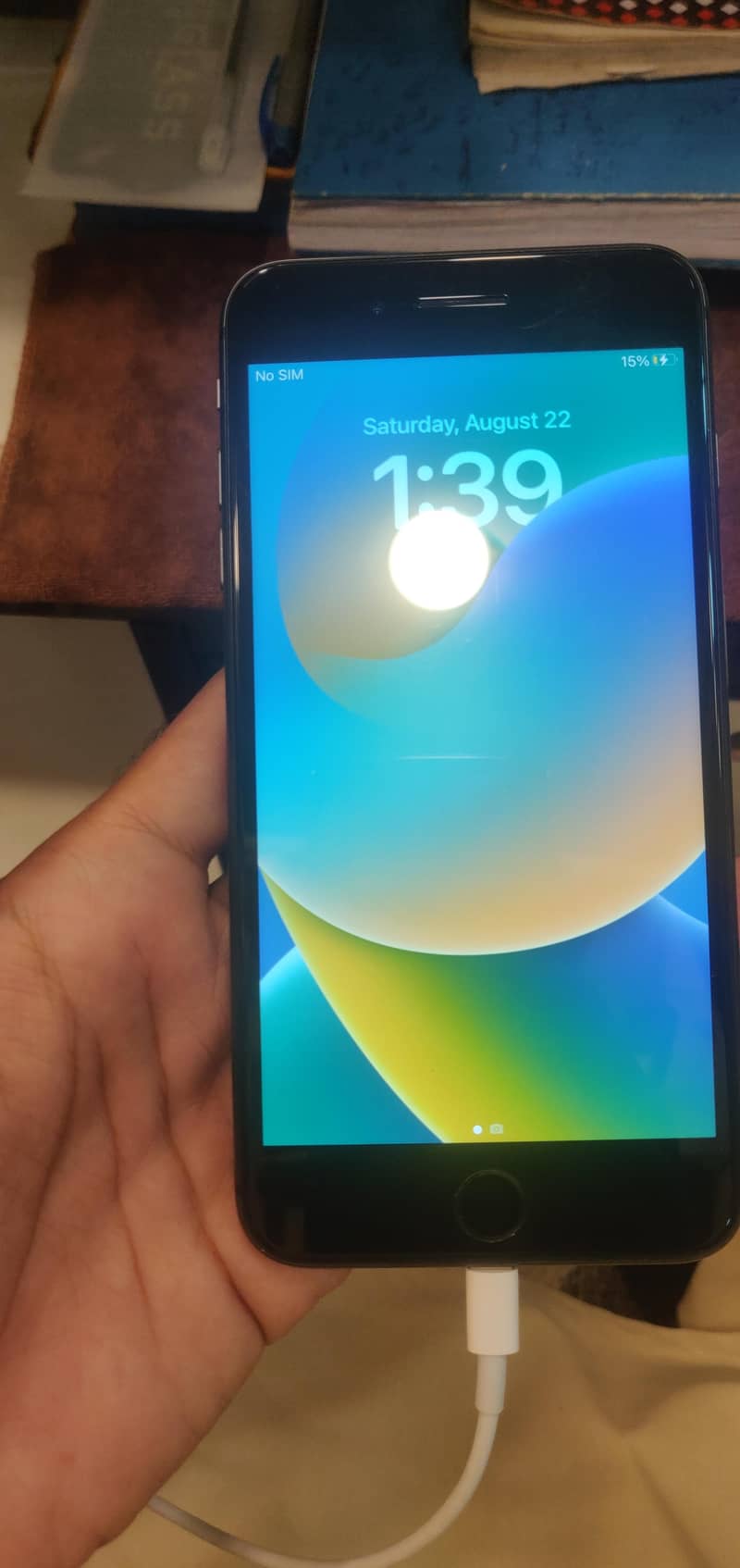 Apple iPhone 8 Plus 1