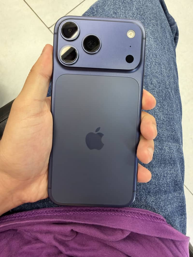 Apple iPhone 17 Pro Max 5