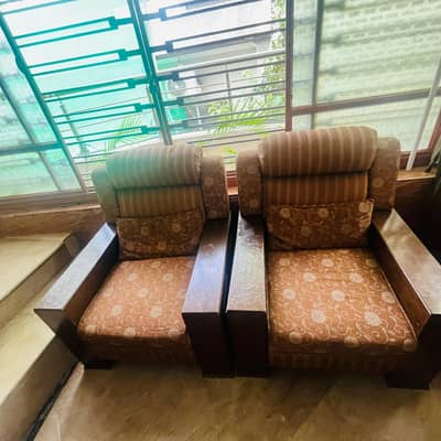 sale for 5 seater sofa set new condtion