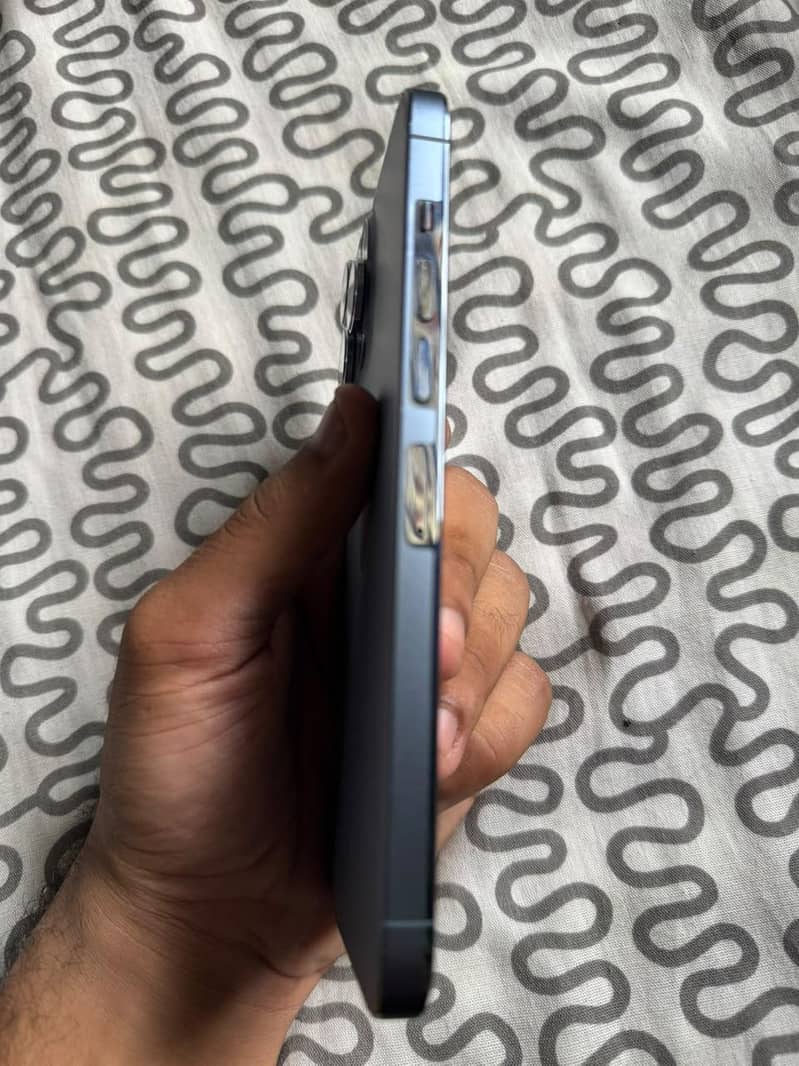 Apple iPhone 13 Pro Max 3
