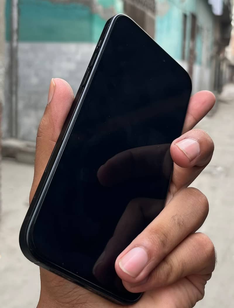 Apple iPhone 15 plus 1