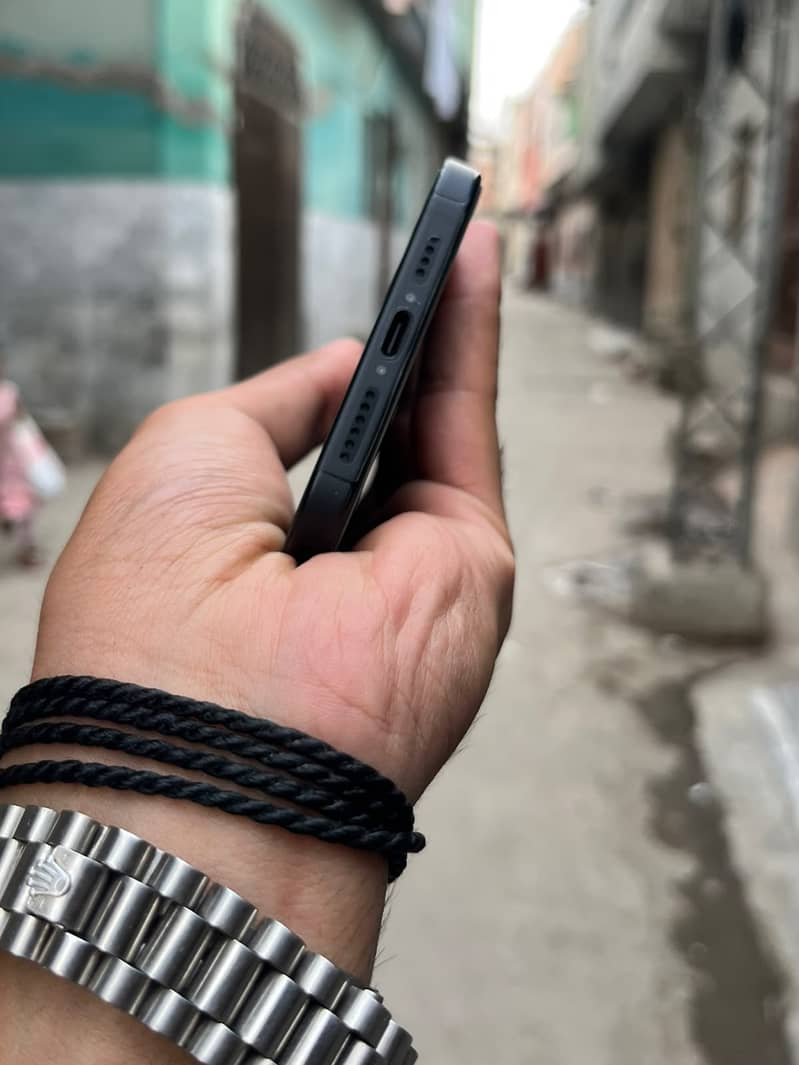 Apple iPhone 15 plus 2
