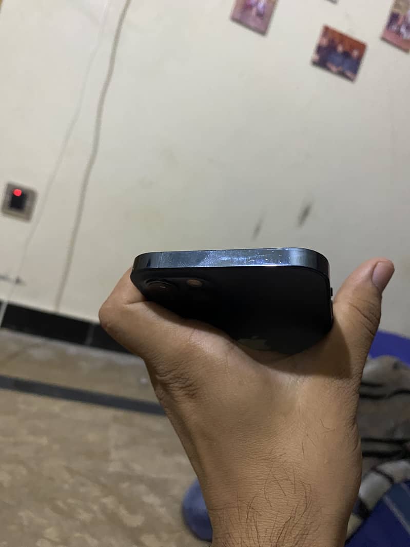 Apple iPhone 12 Pro 4