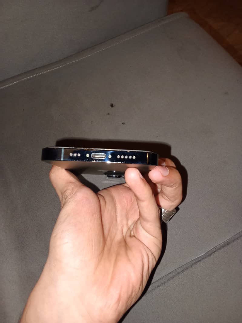 Apple iPhone 13 Pro 3
