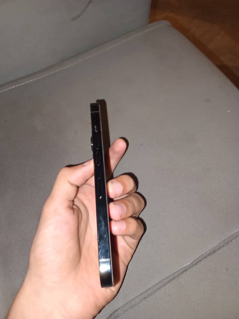 Apple iPhone 13 Pro 4