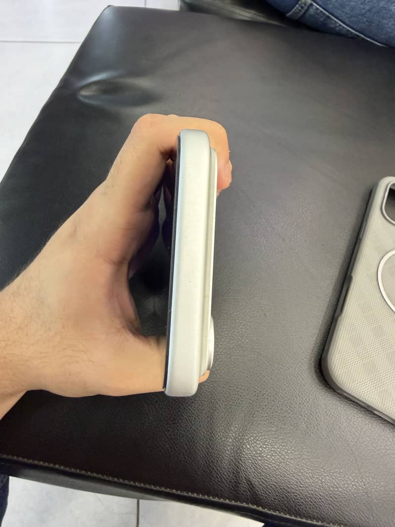 Apple iPhone 17 Pro Max 2