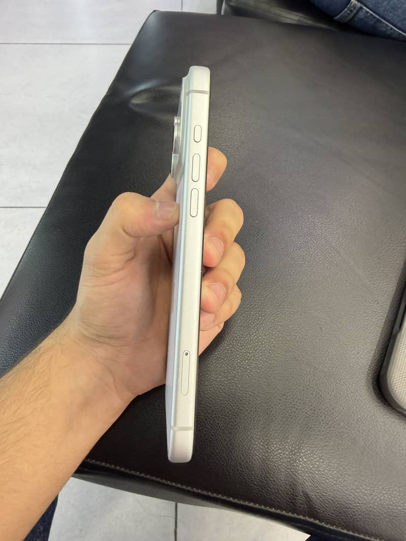 Apple iPhone 17 Pro Max 3
