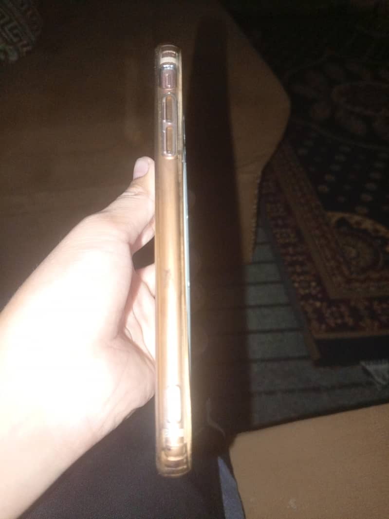Apple iPhone 7 Plus 0