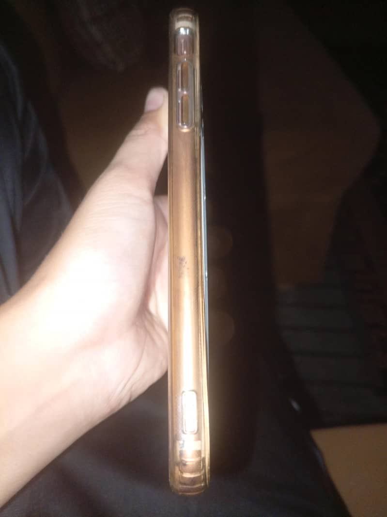 Apple iPhone 7 Plus 1