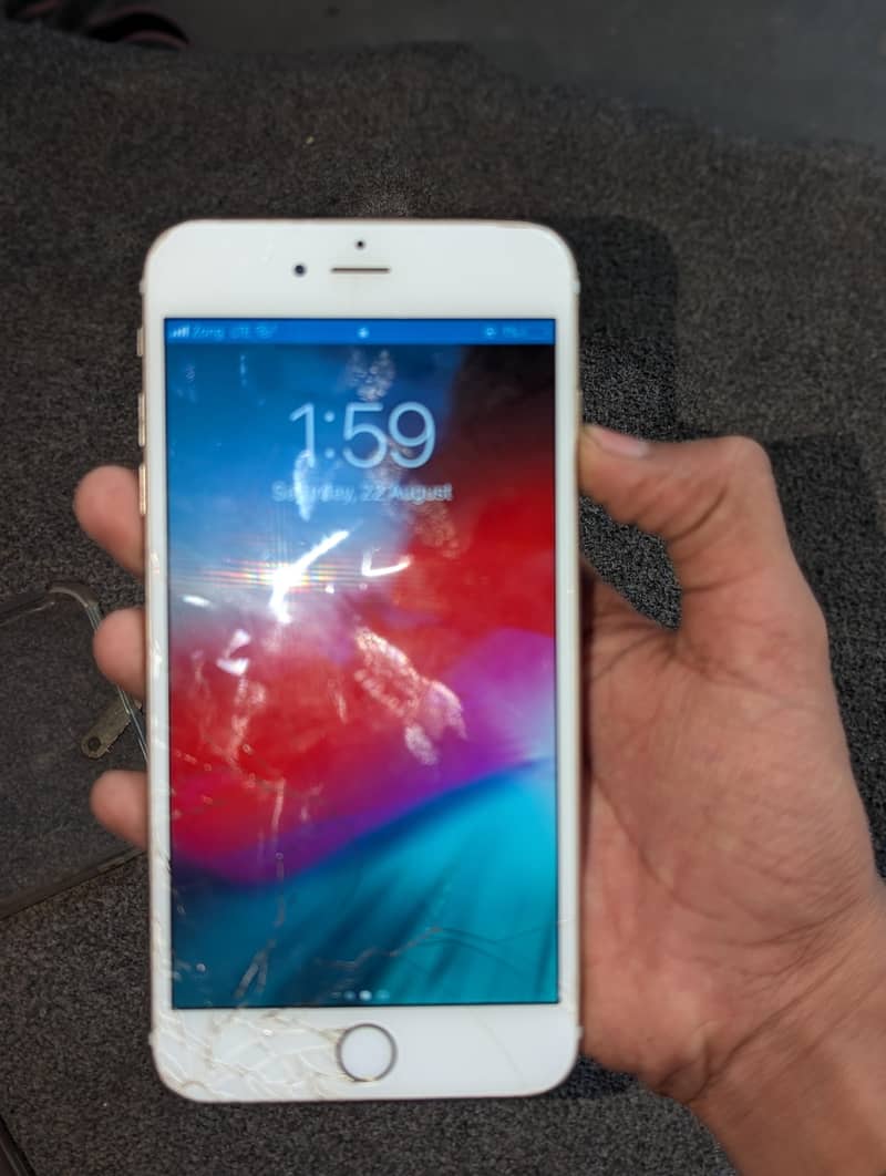Apple iPhone 6 Plus 3