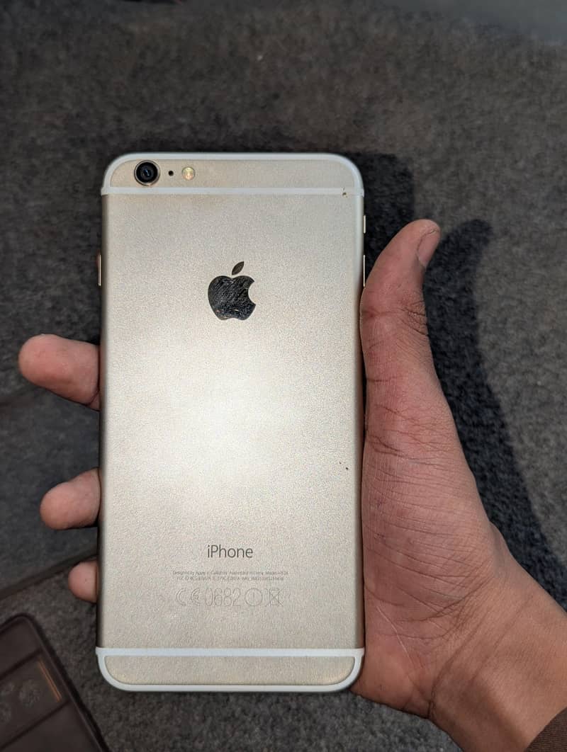 Apple iPhone 6 Plus 4