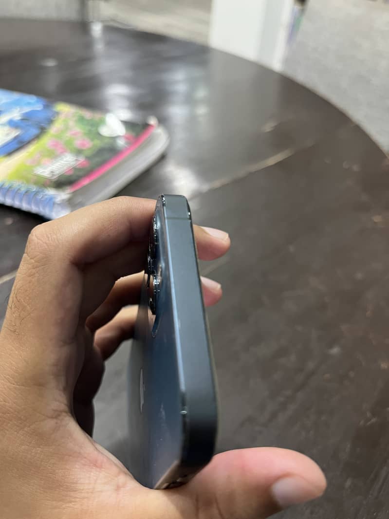 Apple iPhone 13 3