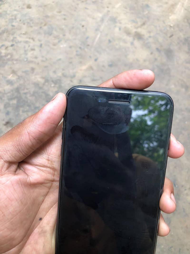 Apple iPhone 7 Plus 1