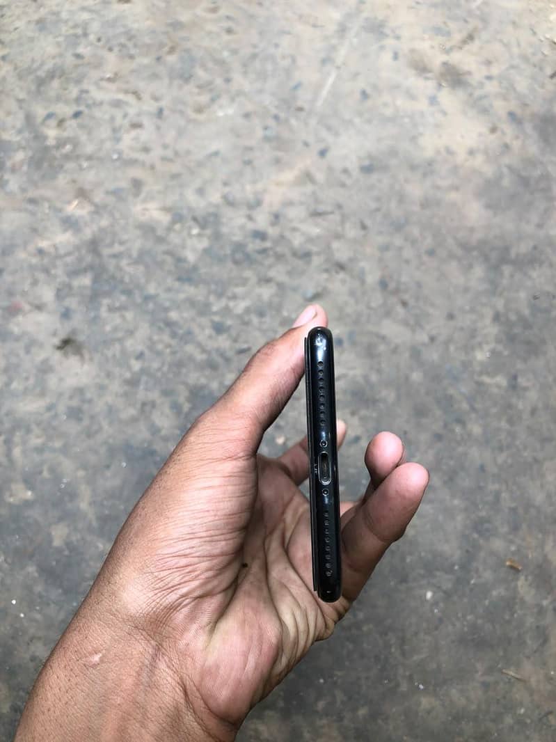 Apple iPhone 7 Plus 2