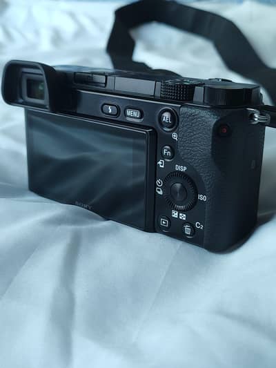 Sony a6100 mint condition with 16-50mm kit lens