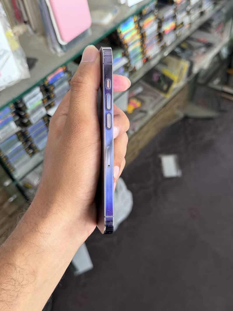 Apple iPhone 14 Pro 1