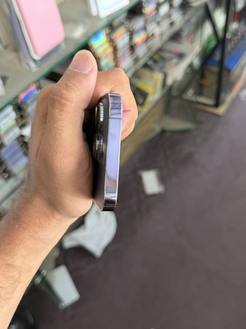 Apple iPhone 14 Pro 2