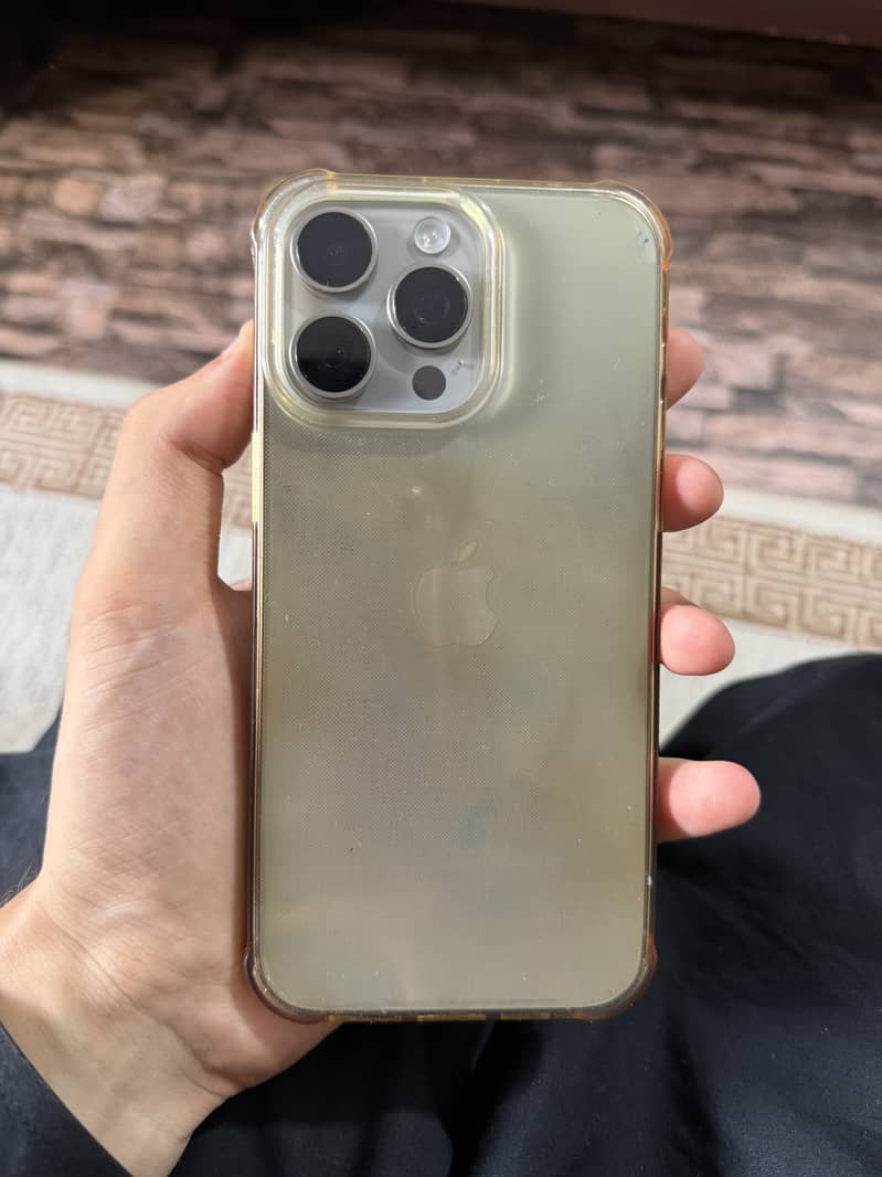 Apple iPhone 15 Pro Max 4