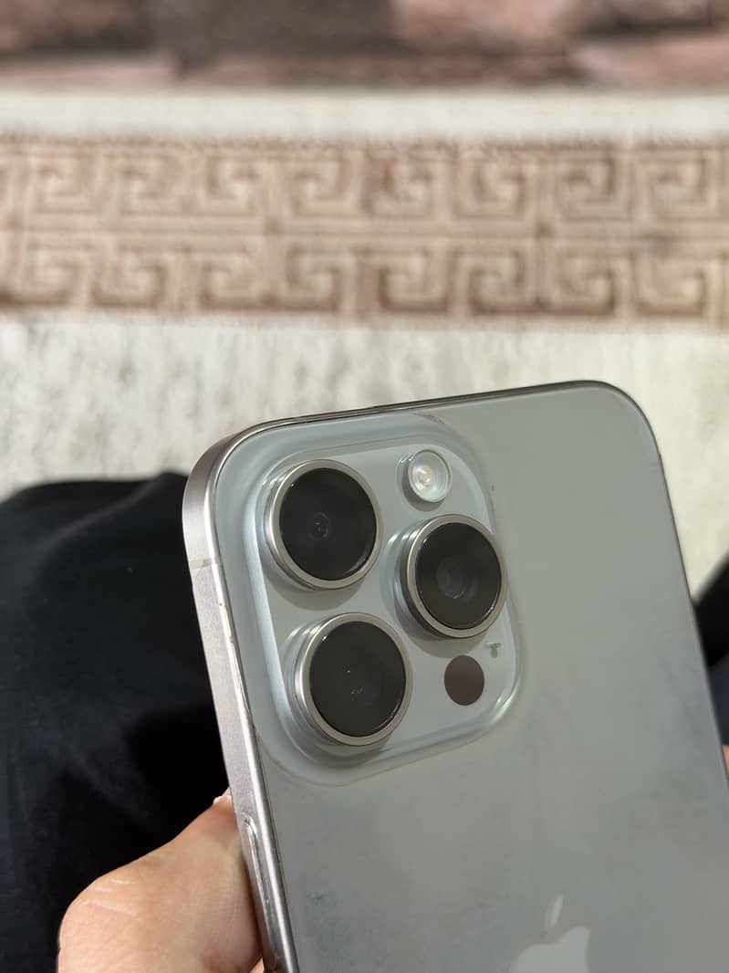 Apple iPhone 15 Pro Max 5