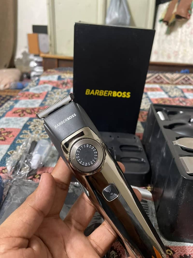BARBERBOSS 4