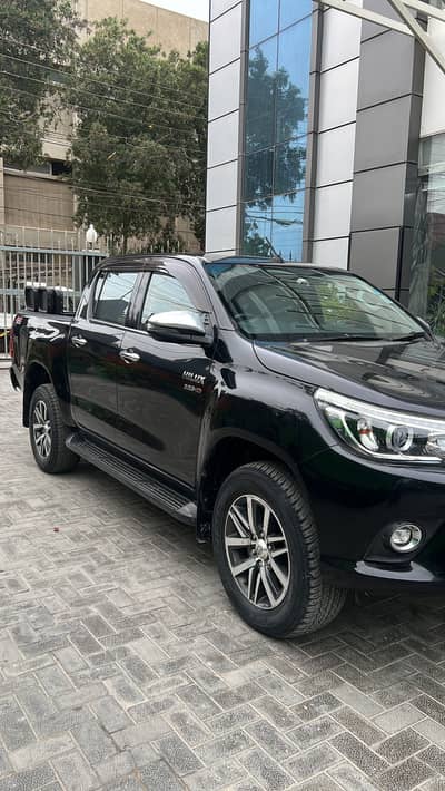 Toyota Hilux Revo V 2018