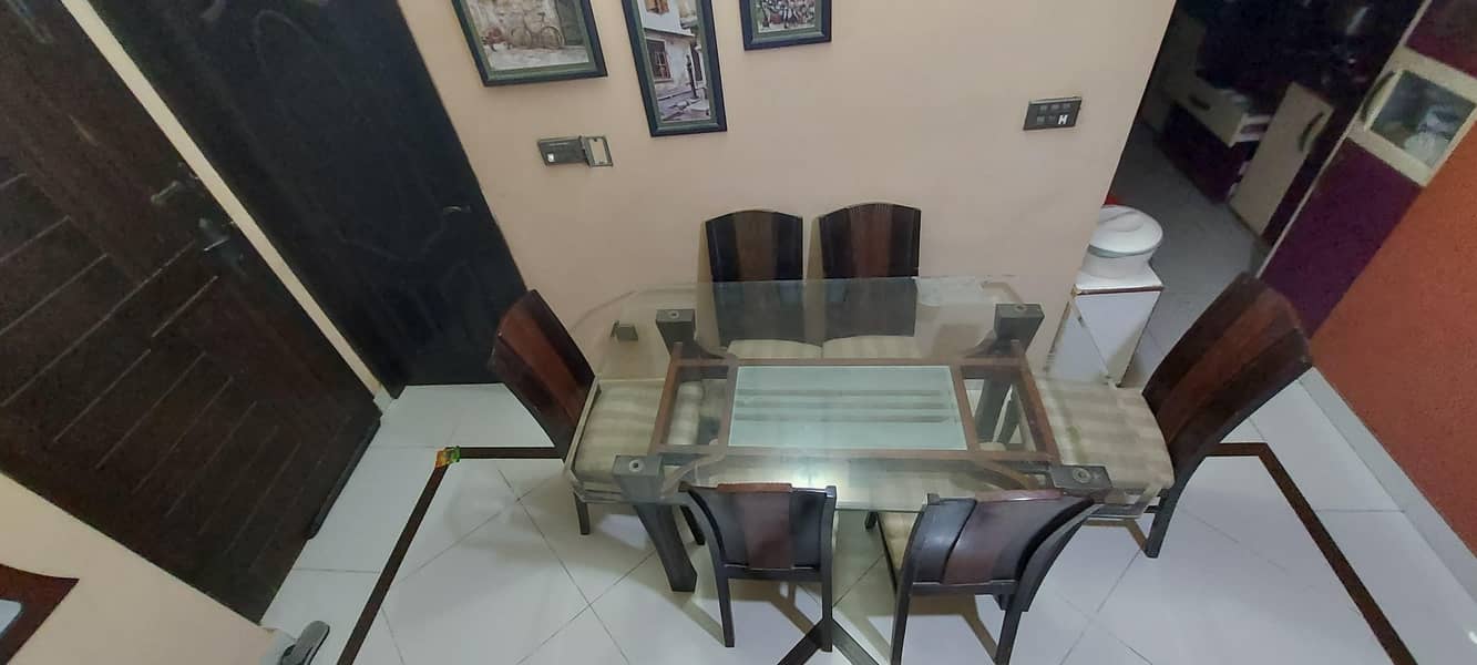 6 seater used Dining Table 0