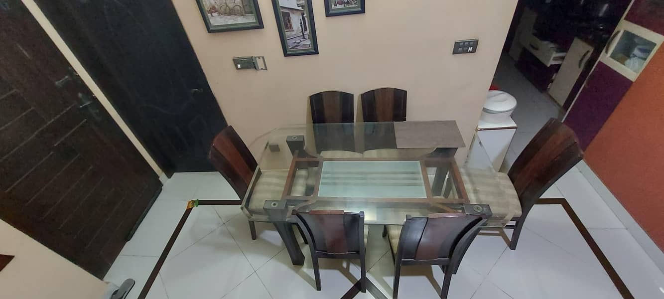 6 seater used Dining Table 4