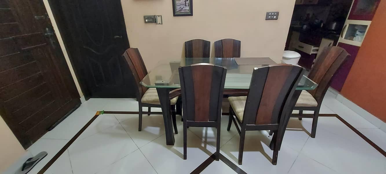 6 seater used Dining Table 6