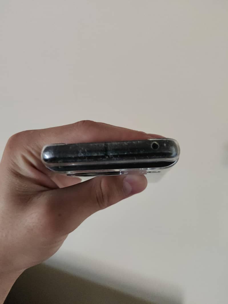 Google Pixel 8 4