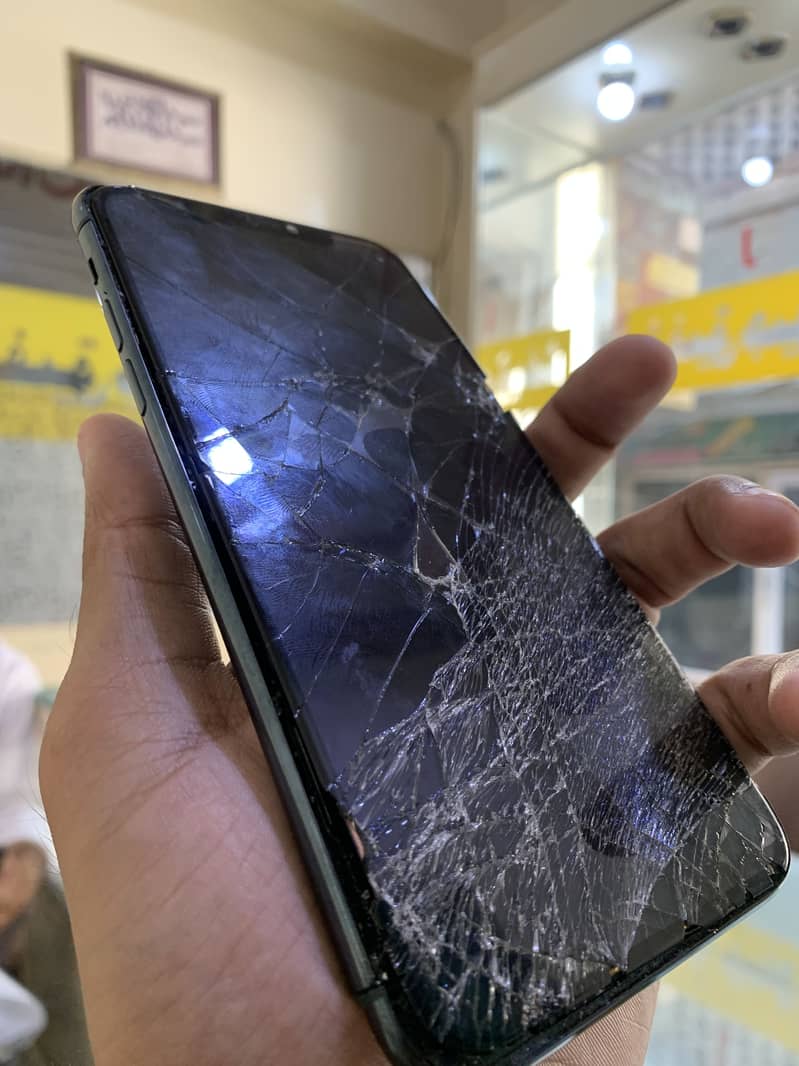 Apple iPhone 11 Pro Max 2