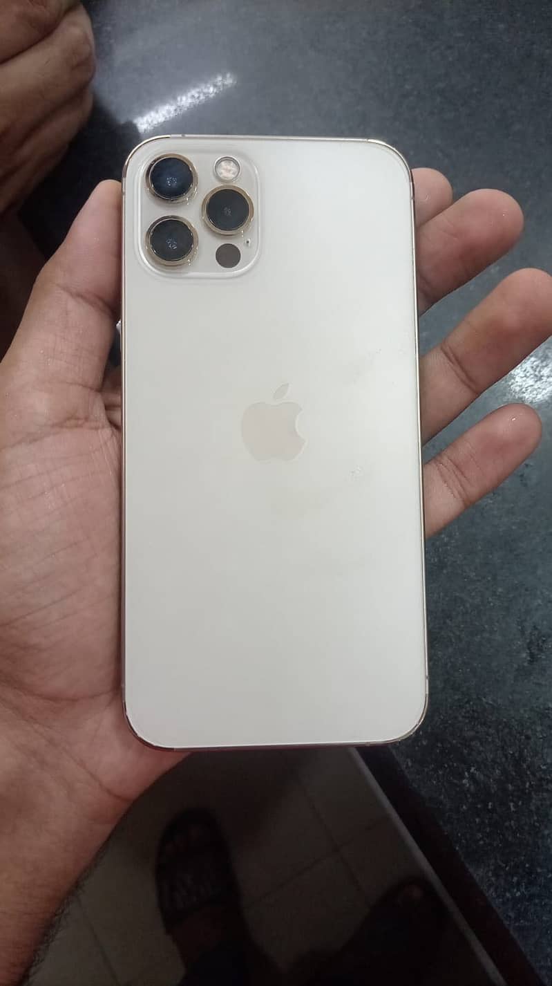 Apple iPhone 12 pro 4