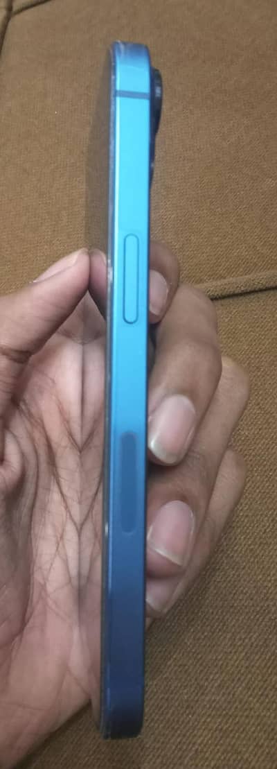 Apple iPhone 13