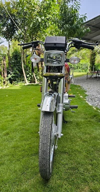 Honda 125 – 2 Years Old | Excellent Condition | Like New