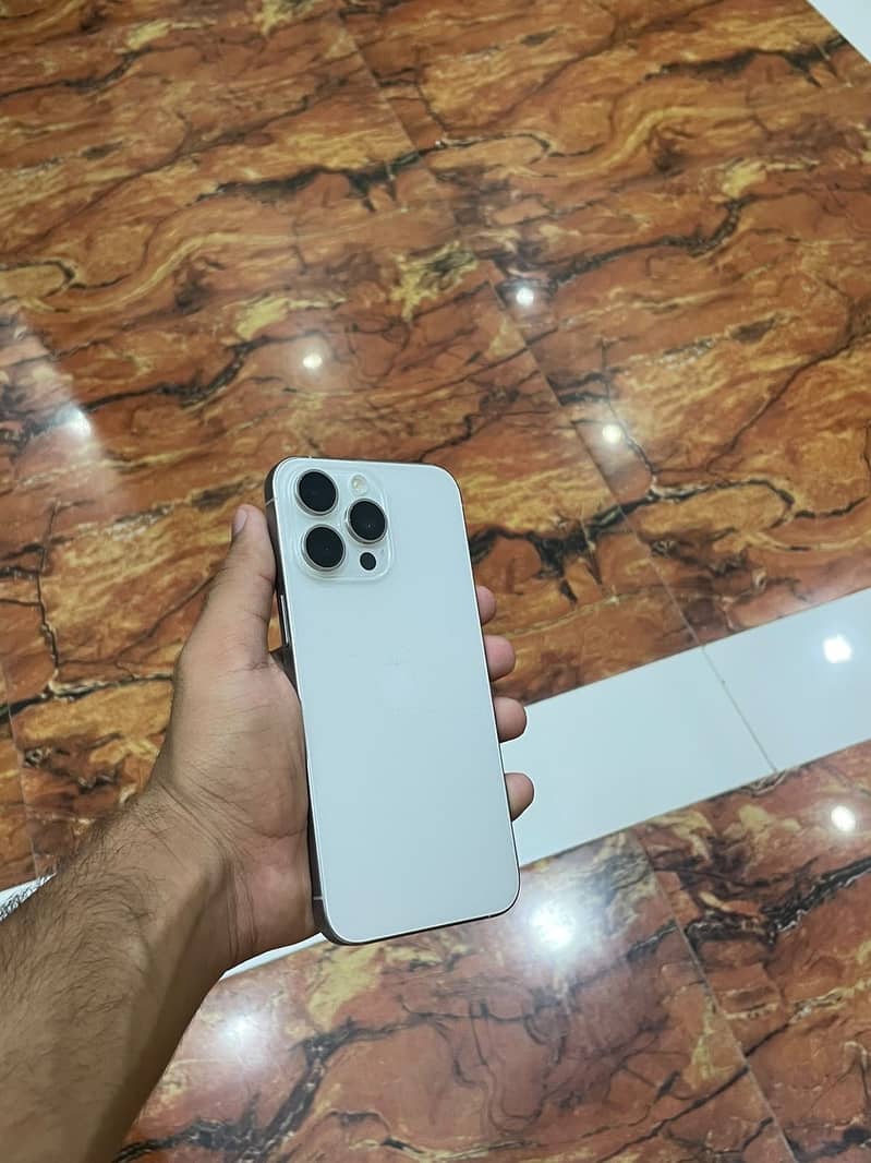 Apple iPhone 15 Pro Max 1