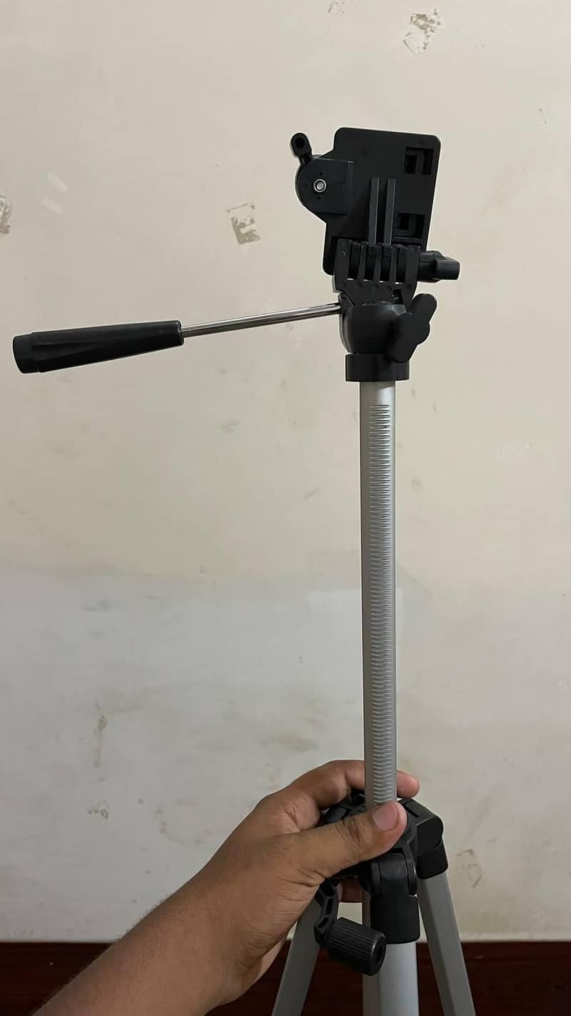 TRIPOD 9