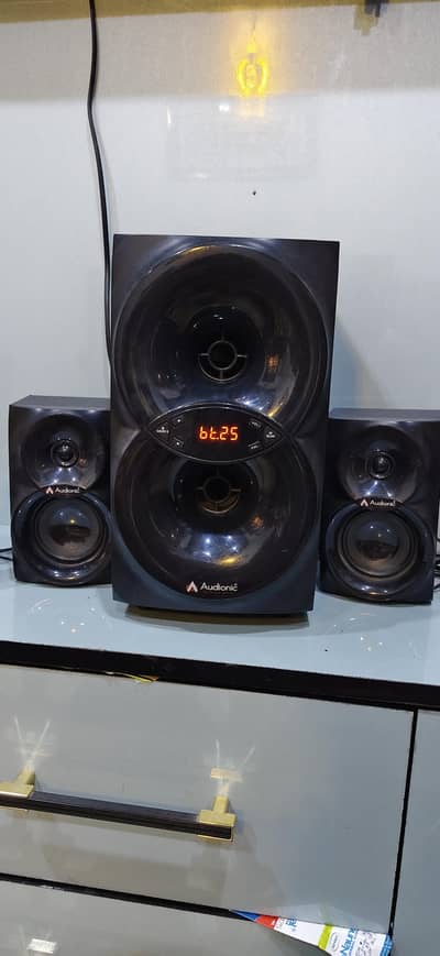 Audionic the sound master Mega 85