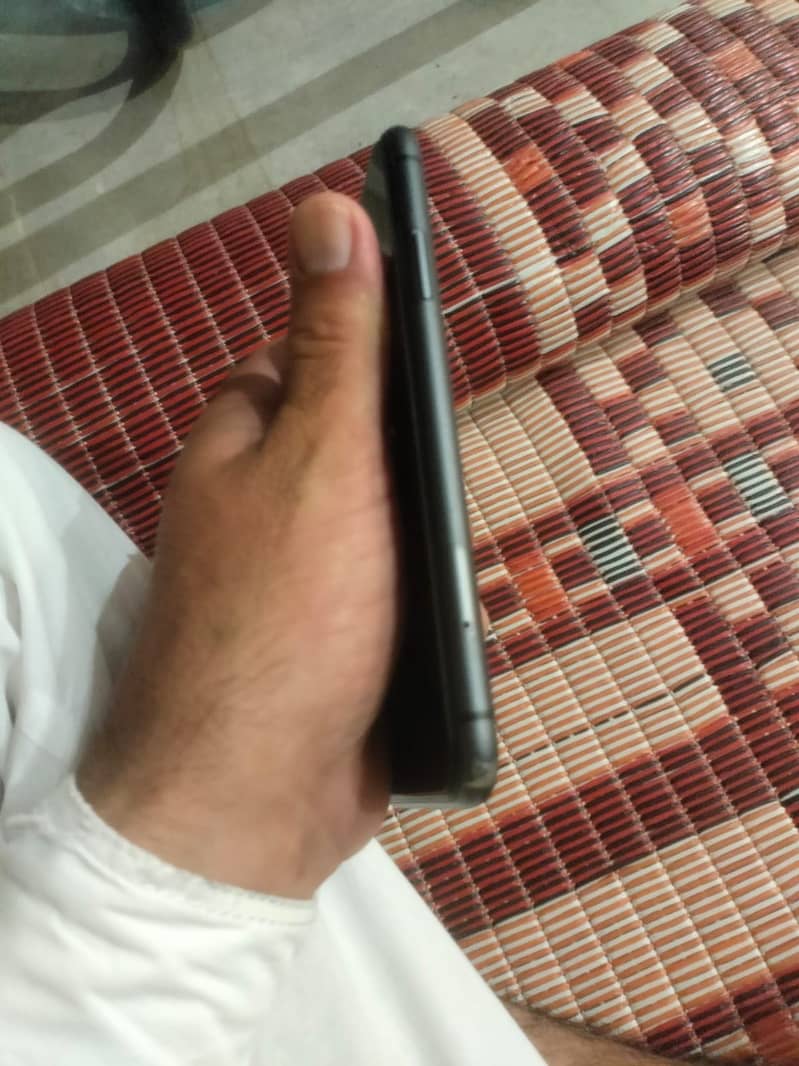 iPhone 11 6
