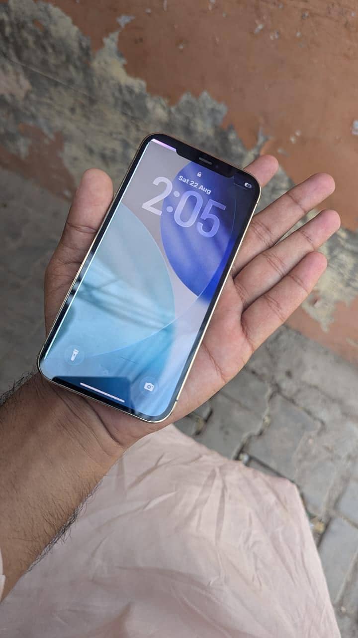 Apple iPhone 12 Pro 3