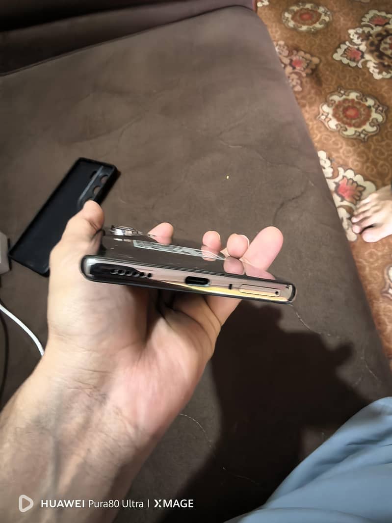 Tecno CAMON 40 Pro 4